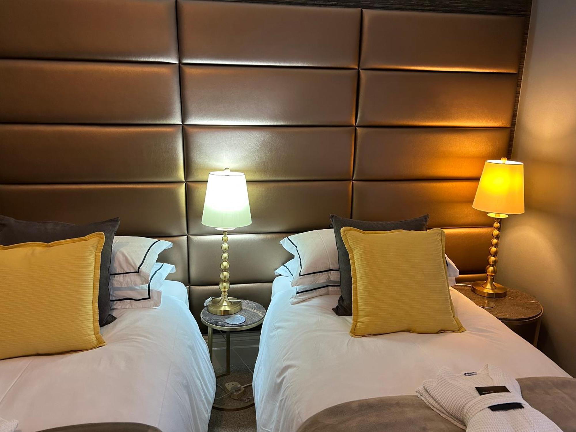 Worth House Hotel เคมบริดจ์ ภายนอก รูปภาพ